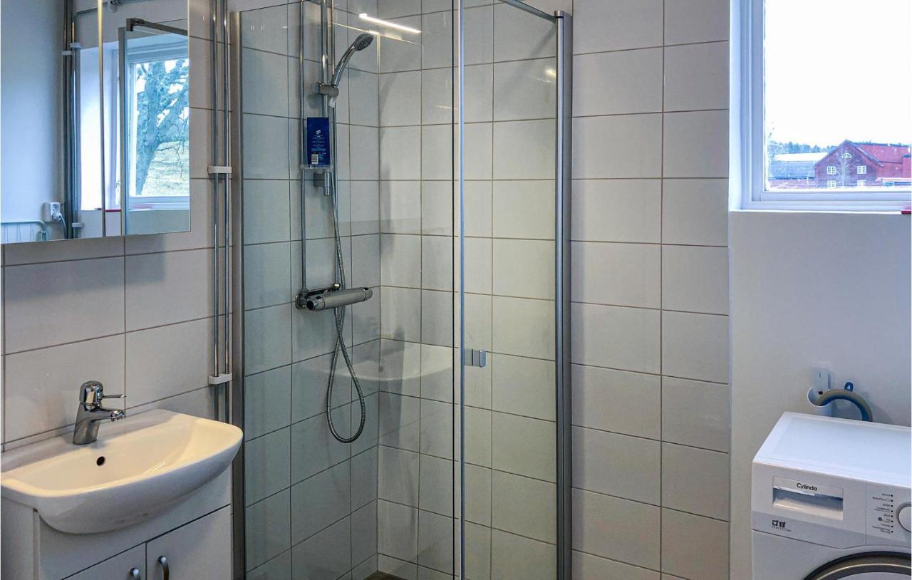 Nice Home In Mantorp With Kitchen Zewnętrze zdjęcie